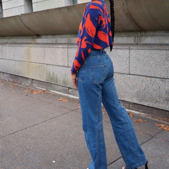 Asymmetric Jeans - Picture 2 of 5